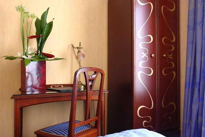 Hotel Pastel Paris