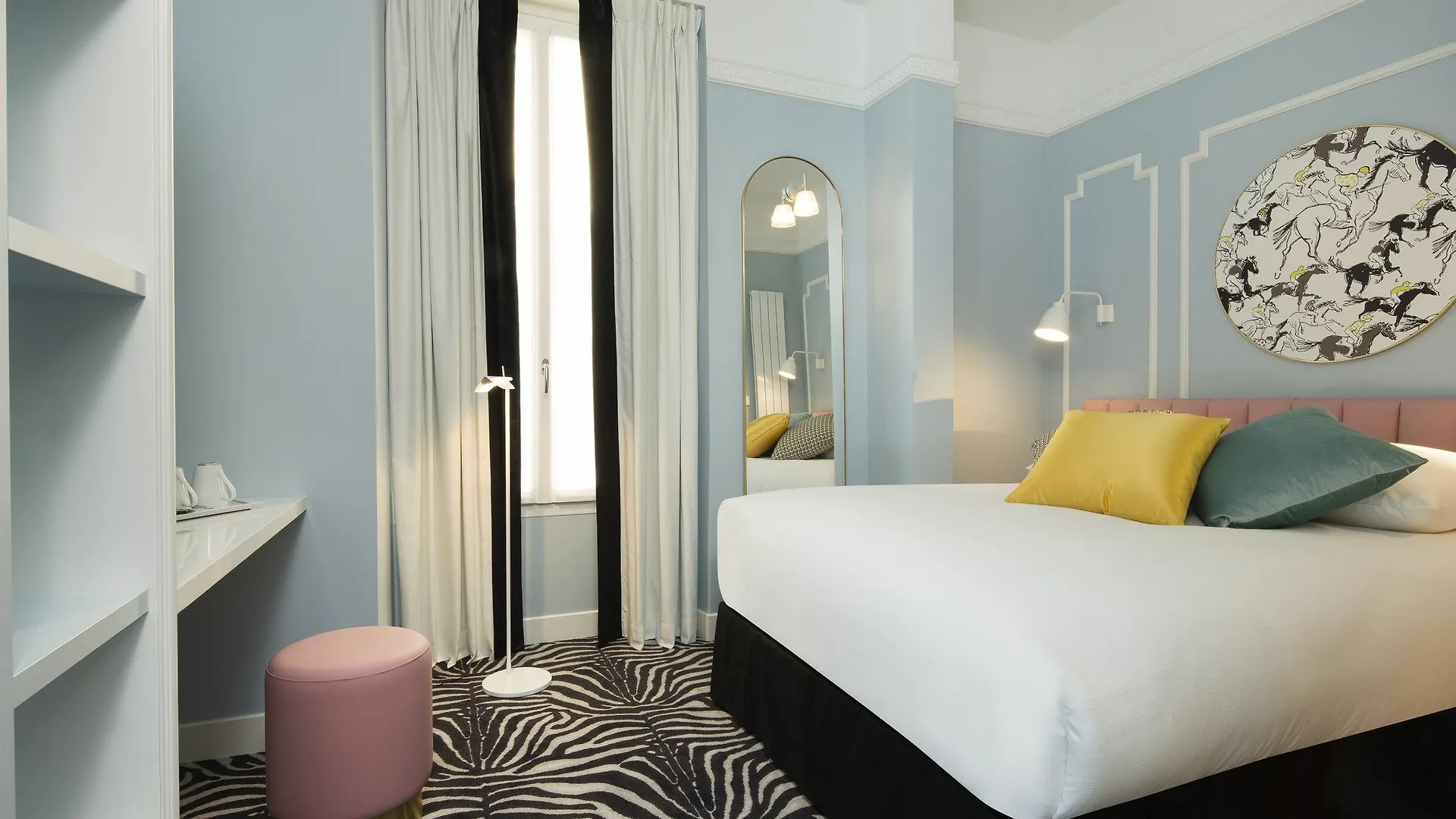 Hotel Pastel Paris 3*,