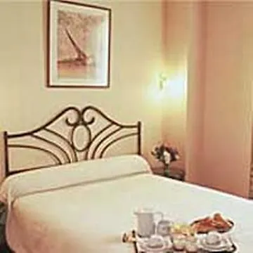 Hotel Pastel Paris